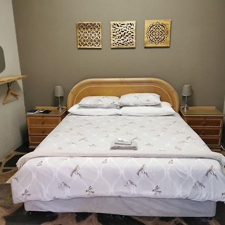 Macnut Bed And Breakfast Mbombela Værelse billede