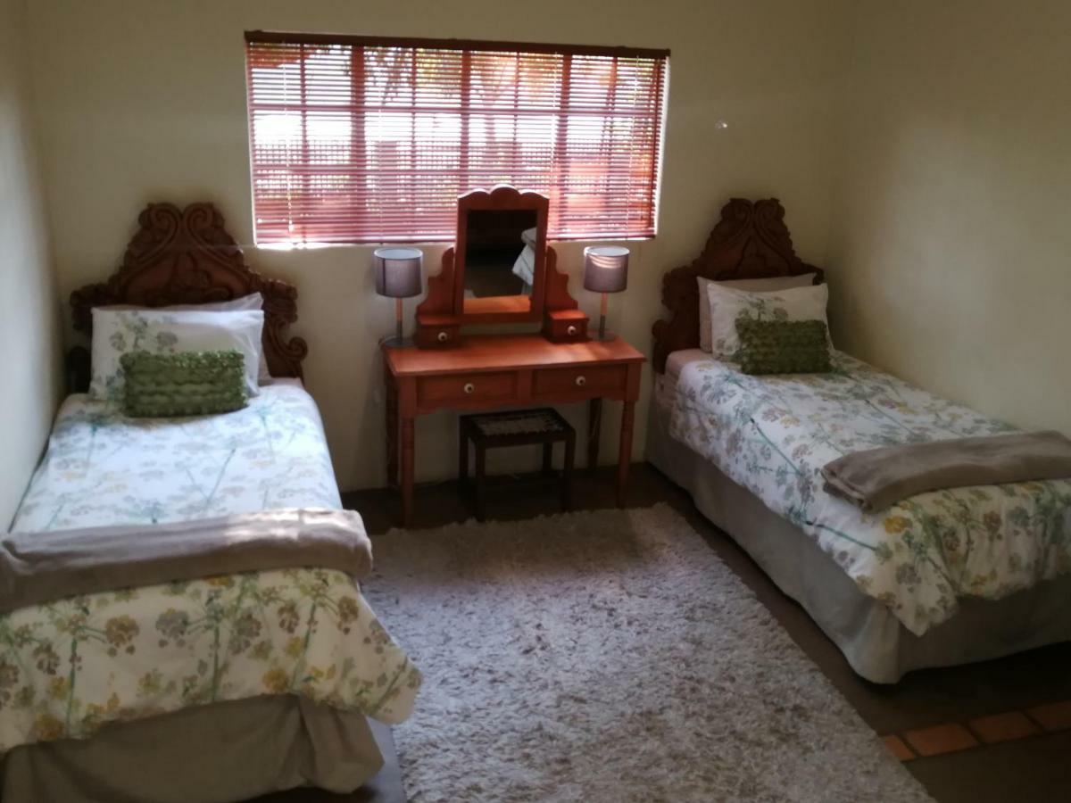 Macnut Bed And Breakfast Mbombela Eksteriør billede