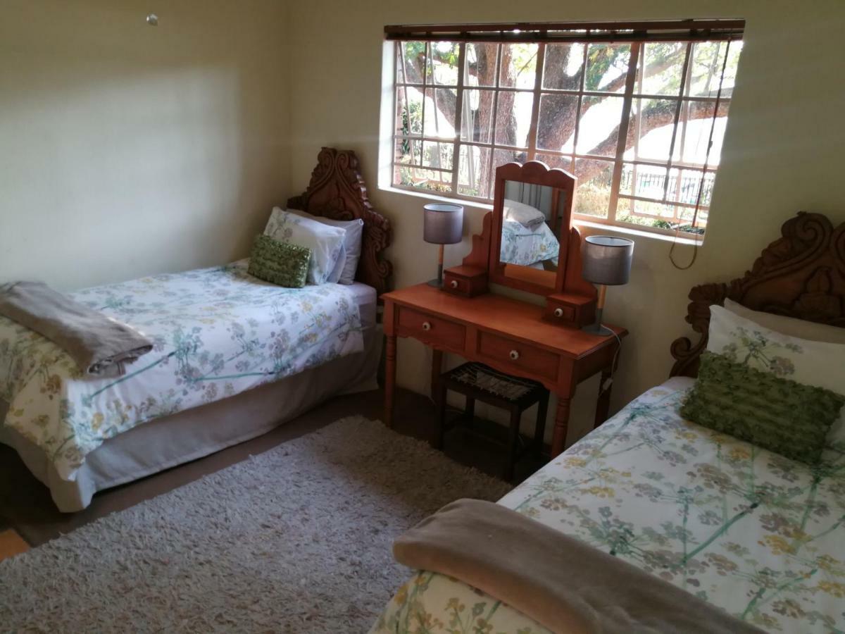 Macnut Bed And Breakfast Mbombela Eksteriør billede